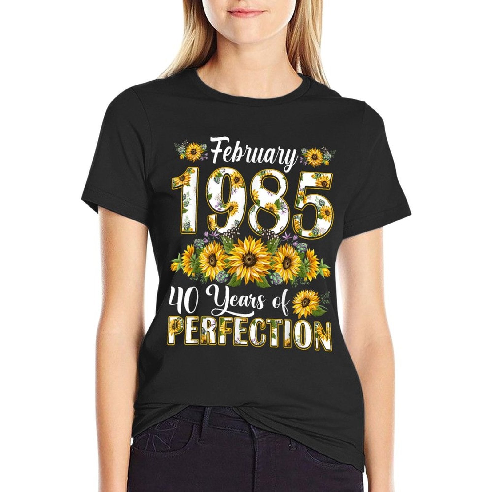 40 Year Old February 1985 Sunflower 40th Birthday Gift Women  Vintage-inspired T-Shirt