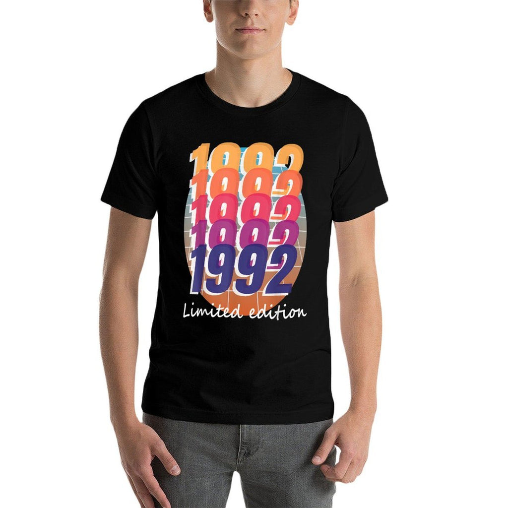 30 Years Old Retro 1992 Limited Edition 30th Birthday  Rolled Sleeves T-Shirt