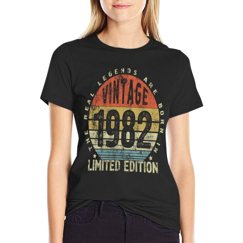 40th Birthdays for Women Or Men - Grunge 1982  Oversized Silhouette T-Shirt