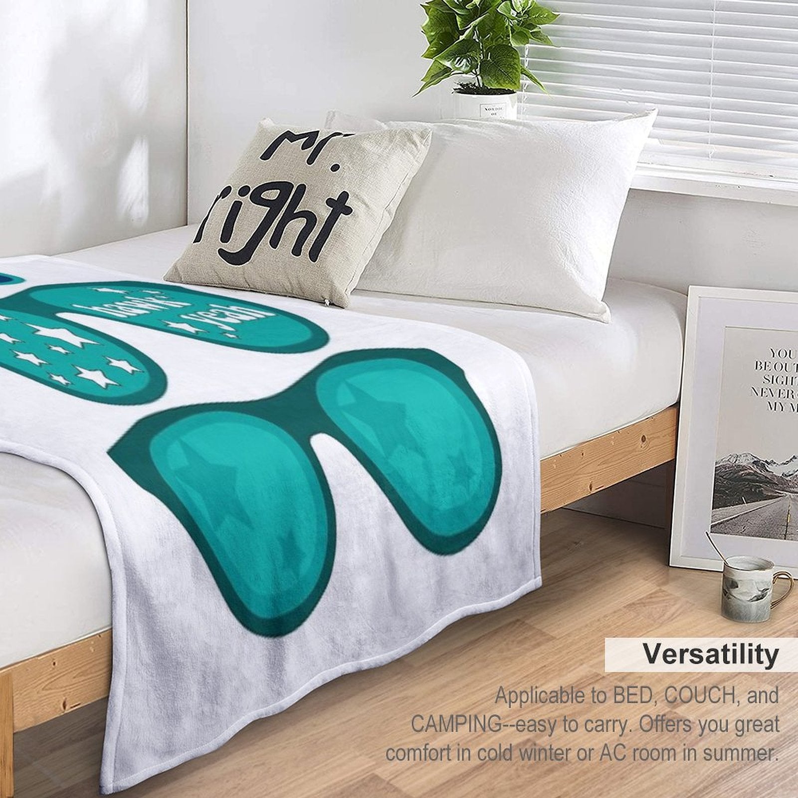 UNCW Hawk Yeah Triple Sunglasses Machine-washable Throw Blanket