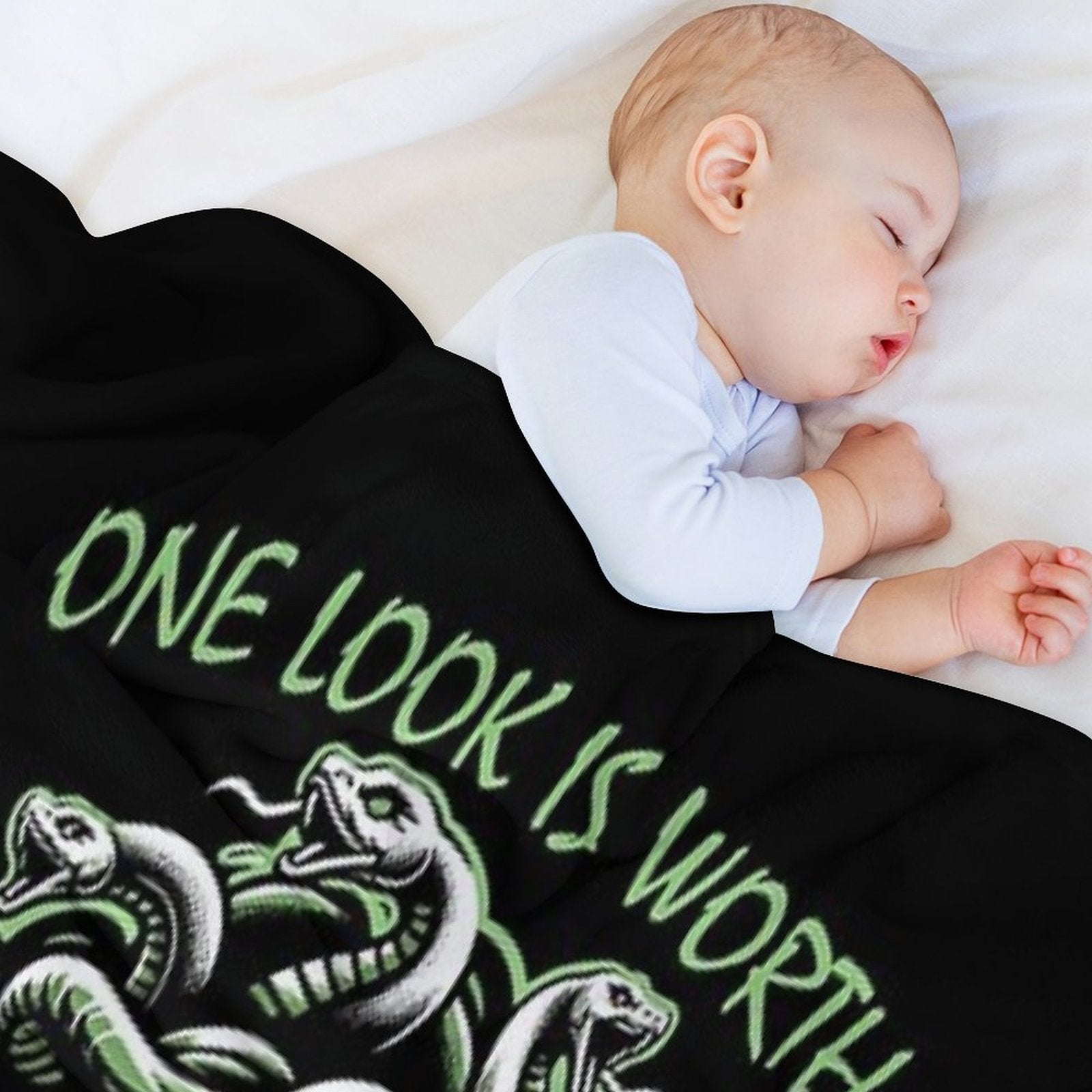 Medusa Greek Mythology Ancient Goddess Snake Women Quick-dry Throw Blanket