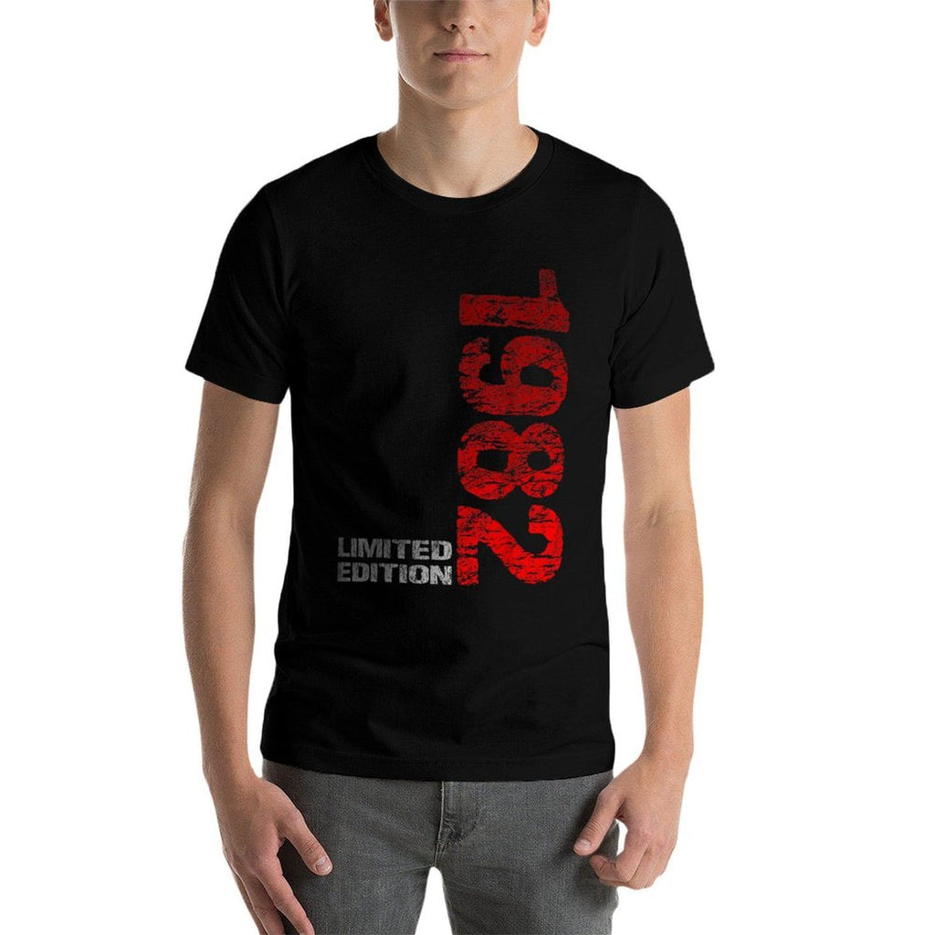 43. Birthday Man Woman 1982 Age 43 Limited Edition 1982 43th Birthday Born 1982  Slim-fit Cut T-Shirt
