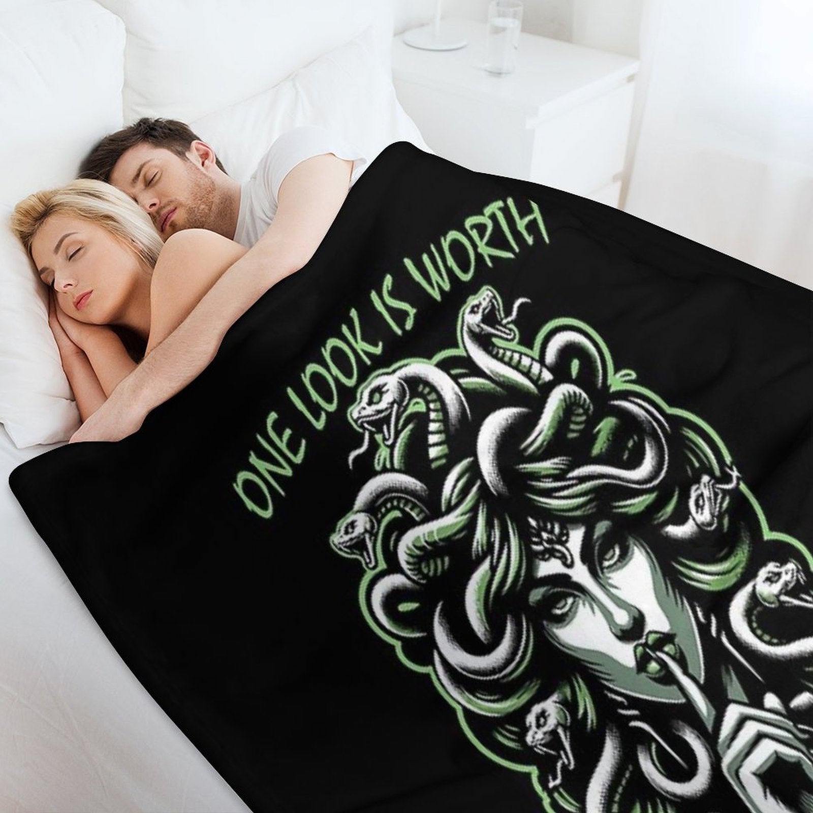 Medusa Greek Mythology Ancient Goddess Snake Women Quick-dry Throw Blanket