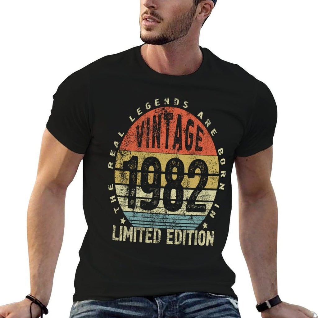 40th Birthdays for Women Or Men - Grunge 1982  Oversized Silhouette T-Shirt